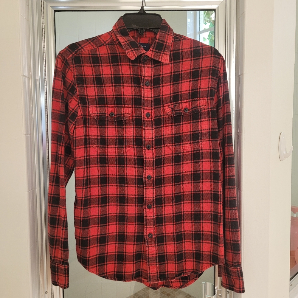AMERICAN EAGLE Mens Athletic Fit Flannel Shirt Red & Black ** Small **